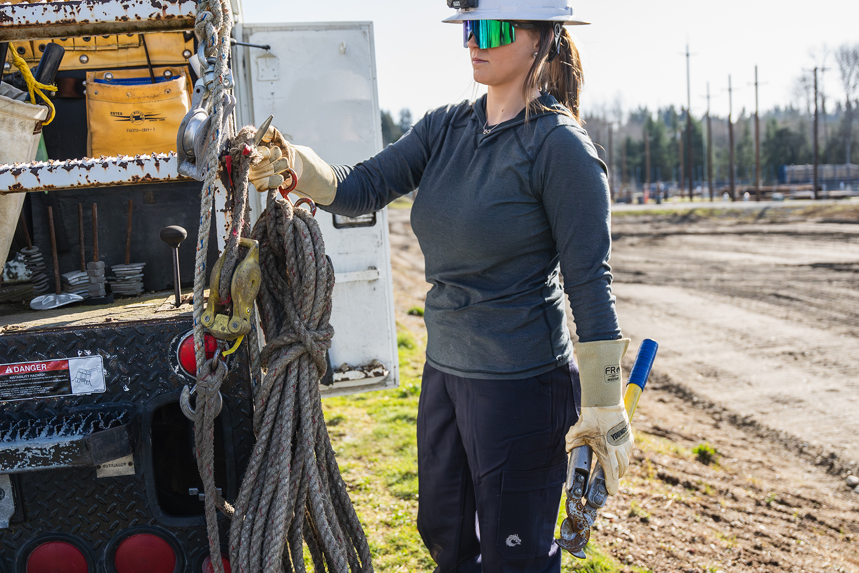 Women's Pro Dry Tech Shirt with Hood in Navy